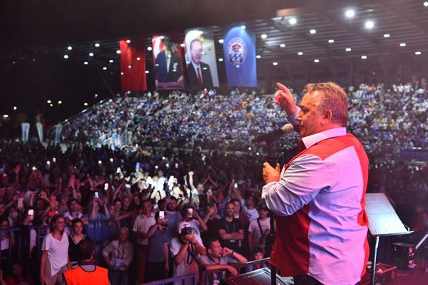 Trabzon'da Horon Festivali sona erdi. Foto Galeri 14