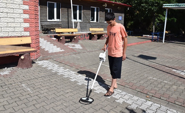 İki kardeş atık malzemelerden dedektör yaptı. Foto Haber 9