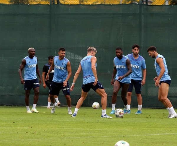 Trabzonspor   Lig'in ilk haftasında karşılaşacağı İstanbulspor maçı hazırlıklarını tamamladı. Foto Haber - 4 Ağustos 2022 35