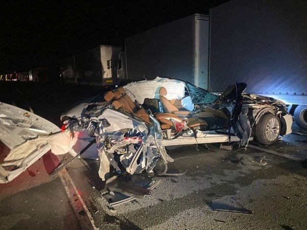 Artvin'de lüks araçla tıra çarpan genç doğum gününde hayatını kaybetti Foto Haber 3