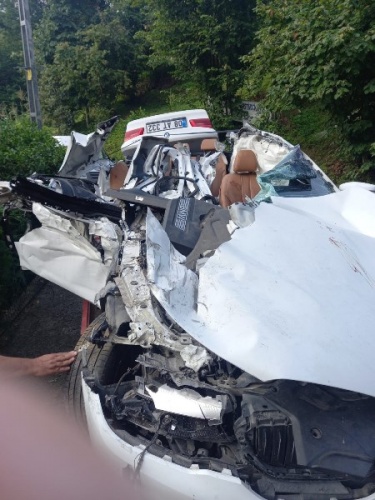 Artvin'de lüks araçla tıra çarpan genç doğum gününde hayatını kaybetti Foto Haber 8