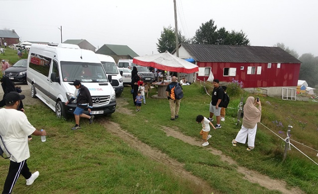 Arap turistler Trabzon'da en çok yaylaları tercih ediyor. Foto Haber 2