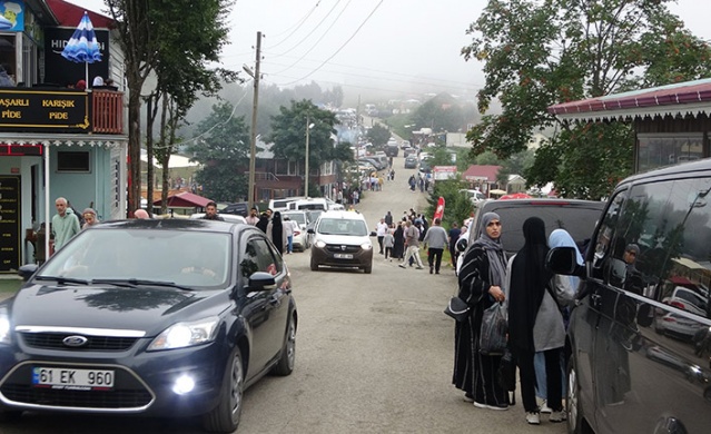 Arap turistler Trabzon'da en çok yaylaları tercih ediyor. Foto Haber 9