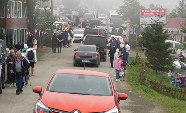 Arap turistler Trabzon'da en çok yaylaları tercih ediyor. Foto Haber 11