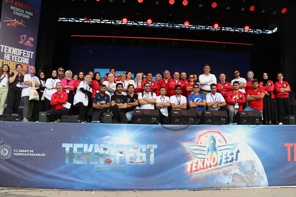 TEKNOFEST KARADENİZ Trabzon'da ödül töreni düzenlendi. Foto Haber 6