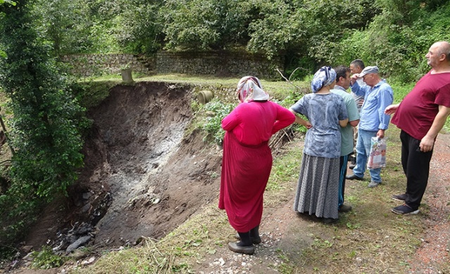 Komşu ilde şiddetli yağış sonrası meydana gelen sel ve heyelanların yaraları sarılıyor 8