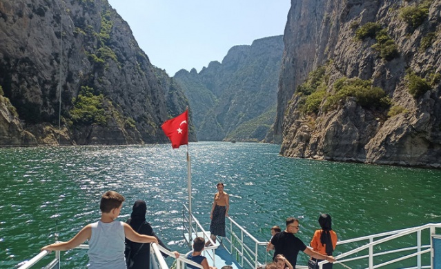 Şahinkaya Kanyonu'na ziyaretçi akını. Foto Haber 2