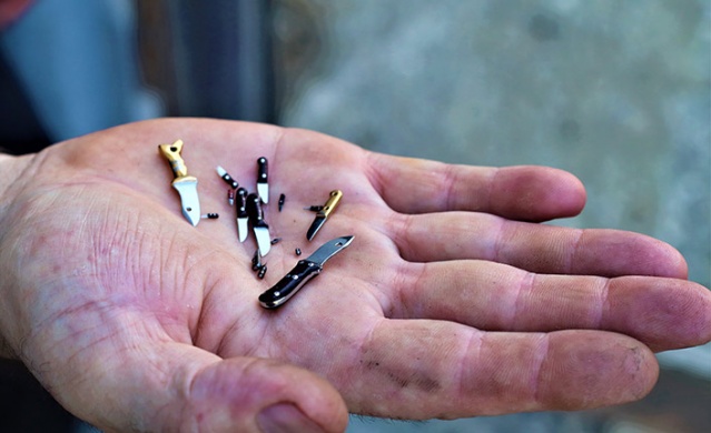 4 milimetrelik bıçak yaptı, Guinness'e girmek istiyor. Foto Haber 1