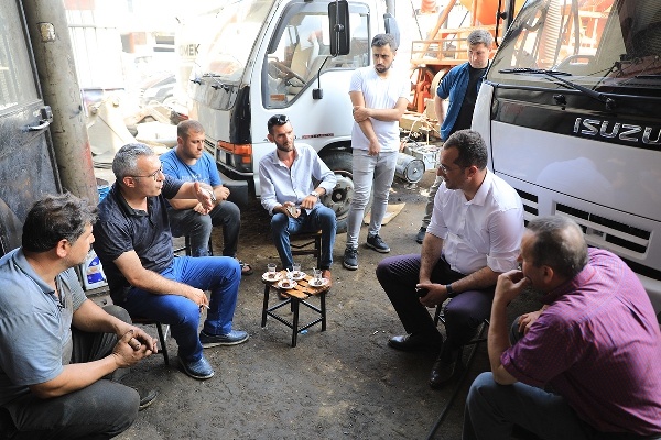 Günnar ve Ekim vatandaşlarla bir araya geldi. Foto Haber 11
