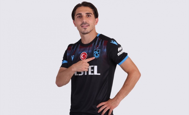 Trabzonspor’un2022-2023 sezonu  forması belli oldu. Foto Galeri 4