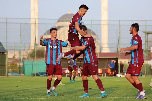 Trabzonspor rezerv takımı Hatayspor ile berabere. Foto Haber 7