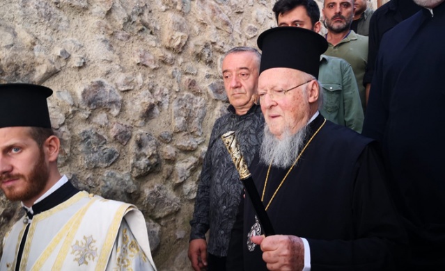 Bartholomeos Sümela Manastırı'nda düzenlenecek ayin için Trabzon'a geldi. Foto Haber 5