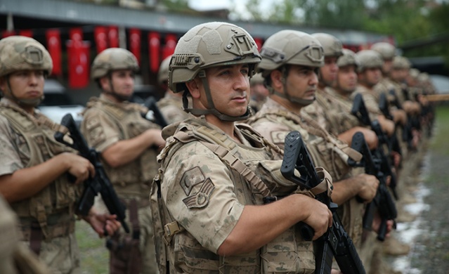 Suriye'ye gidecek Komandolar bayraklar ve dualarla uğurlandı 8