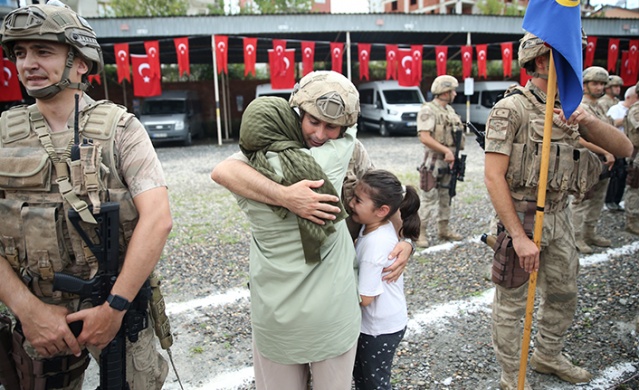 Suriye'ye gidecek Komandolar bayraklar ve dualarla uğurlandı 22