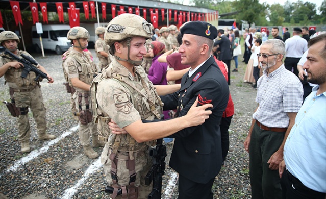 Suriye'ye gidecek Komandolar bayraklar ve dualarla uğurlandı 14