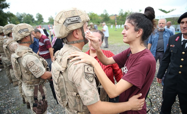 Suriye'ye gidecek Komandolar bayraklar ve dualarla uğurlandı 18