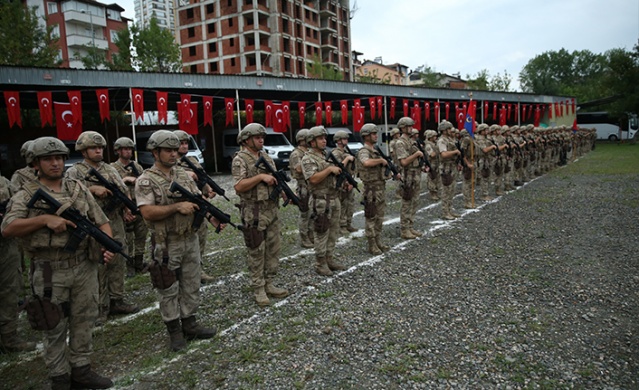 Suriye'ye gidecek Komandolar bayraklar ve dualarla uğurlandı 3