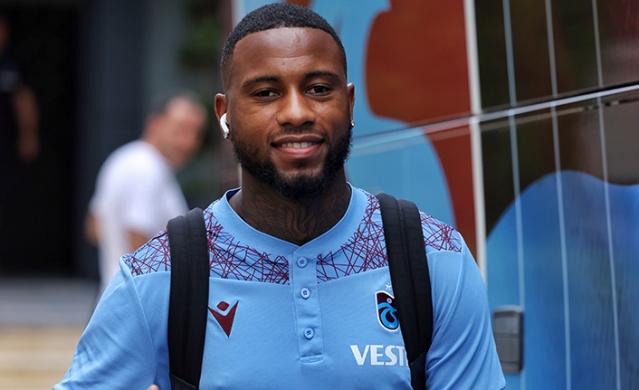 Trabzonspor, Antalya'ya uçtu. Foto Galeri 26