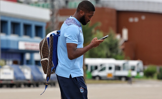 Trabzonspor, Antalya'ya uçtu. Foto Galeri 7