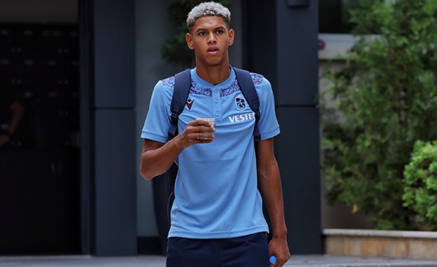 Trabzonspor, Antalya'ya uçtu. Foto Galeri 4