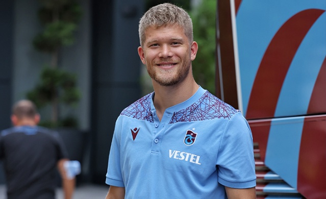 Trabzonspor, Antalya'ya uçtu. Foto Galeri 21