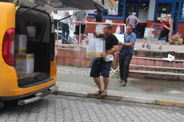 Gürcüler'den karınca ticareti! Türkiye'ye geçip marketlerde kuyruk oluyorlar - Foto Haber 8