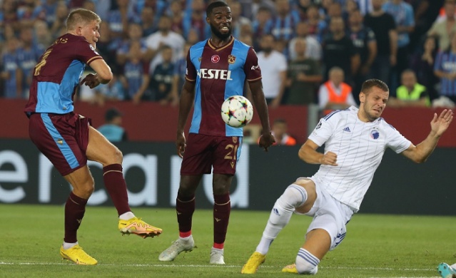 Trabzonspor'da en çok teklif alan oyuncuya izin yok. Foto Haber 2
