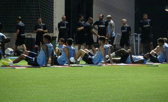 Trabzonspor'da yıldız ismin transferine Avcı onay verdi. Foto Haber 6