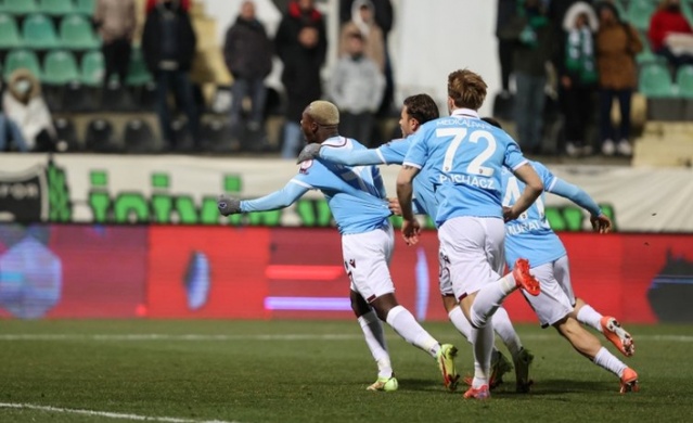 Trabzonspor'da yıldız ismin transferine Avcı onay verdi. Foto Haber 3