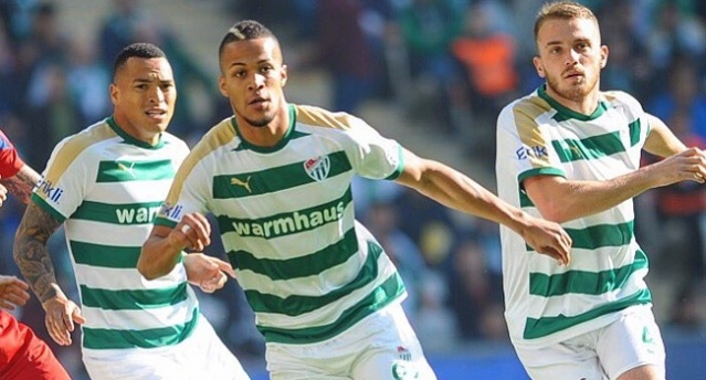 İngilizlerden flaş iddia! Fenerbahçe istedi Trabzonspor alıyor! Foto Haber 11