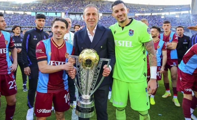 Trabzonspor'dan iki yıldıza yeni sözleşme. 6 Eylül 2022 6