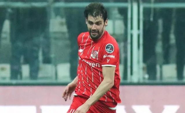 Trabzonspor'dan ayrıldı kulüpsüz kaldı! Foto Galeri 9