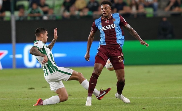 Trabzonspor'da Avcı, oyuncuları böyle motive etti. Foto Haber 3