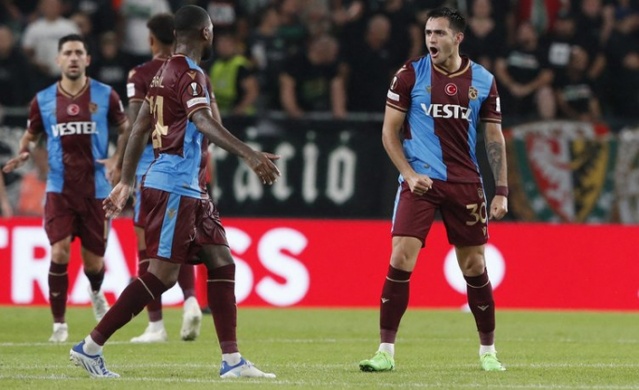 Trabzonspor'da Avcı, oyuncuları böyle motive etti. Foto Haber 12