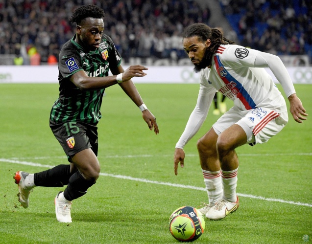 Trabzonspor'un teklifini reddeden yıldız isim kulüpsüz kaldı. Foto Haber 10