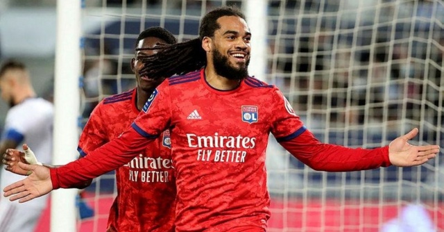 Trabzonspor'un teklifini reddeden yıldız isim kulüpsüz kaldı. Foto Haber 9