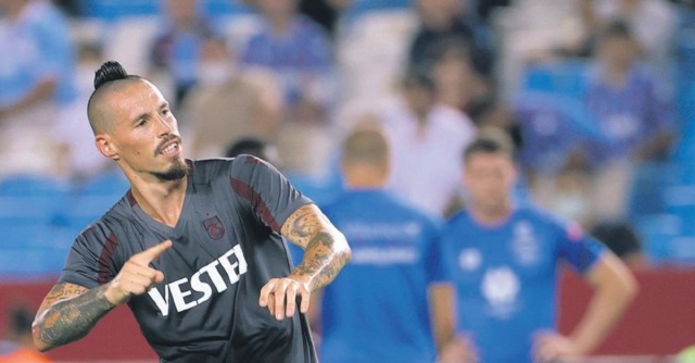 Trabzonspor'da revizyon! Abdullah Avcı'dan flaş Hamsik kararı. Foto Haber 9