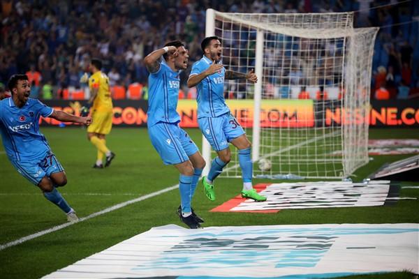 Trabzonspor maçını böyle yorumladı “Sezonun en değerli…” Foto Haber 13