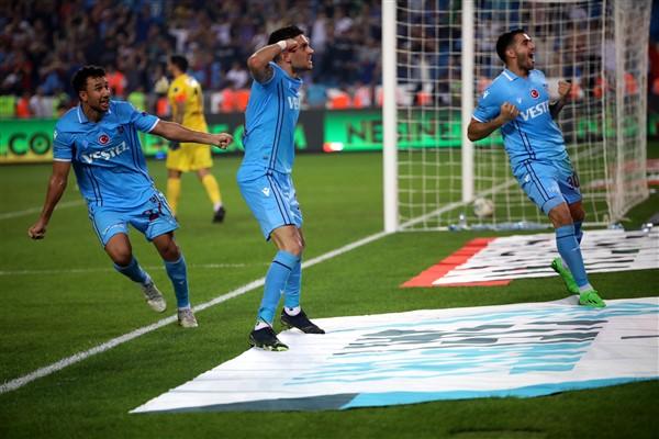 Trabzonspor maçını böyle yorumladı “Sezonun en değerli…” Foto Haber 11