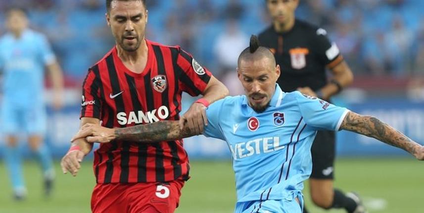 Trabzonspor'un yıldızı Hamsik göz kamaştırıyor. Foto Haber 2