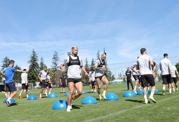 Trabzonspor'da zorlu ekim ayı. Foto Haber 5