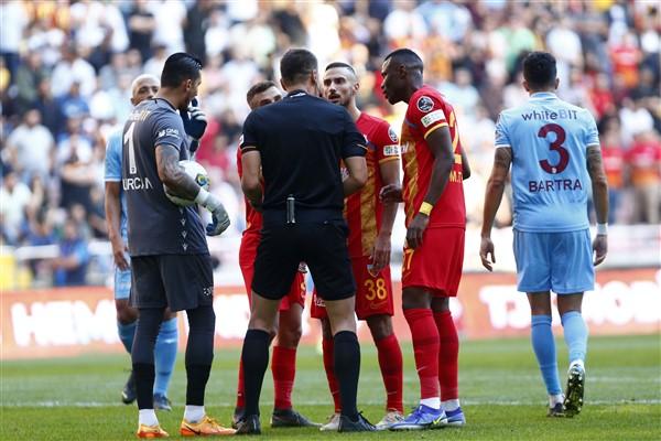 Kayserispor - Trabzonspor maçından kareler. Foto Haber 5
