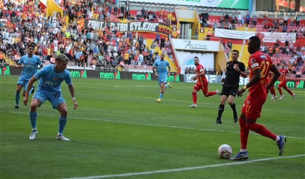 Kayserispor - Trabzonspor maçından kareler. Foto Haber 12