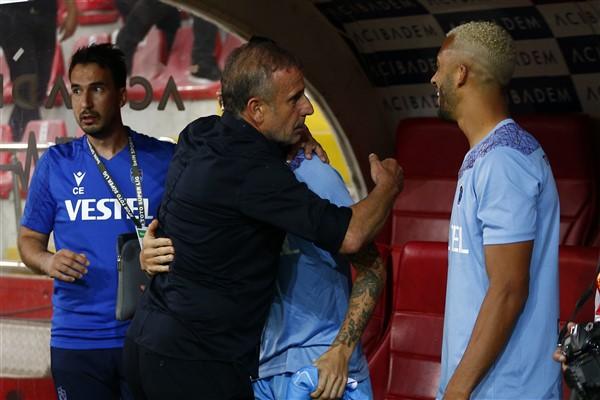 Canlı yayında Trabzonspor'un futboluna sert eleştiri! Foto Haber 5
