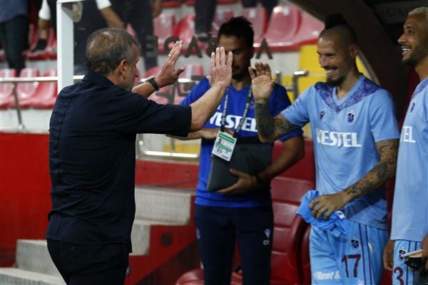 Canlı yayında Trabzonspor'un futboluna sert eleştiri! Foto Haber 6