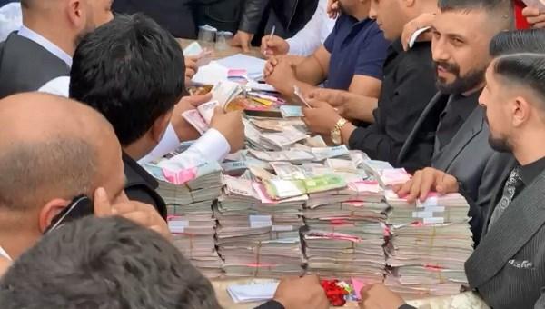 Aşiret düğününde toplanan para şaşırttı! Saymak saatler sürdü. Foto Haber 6
