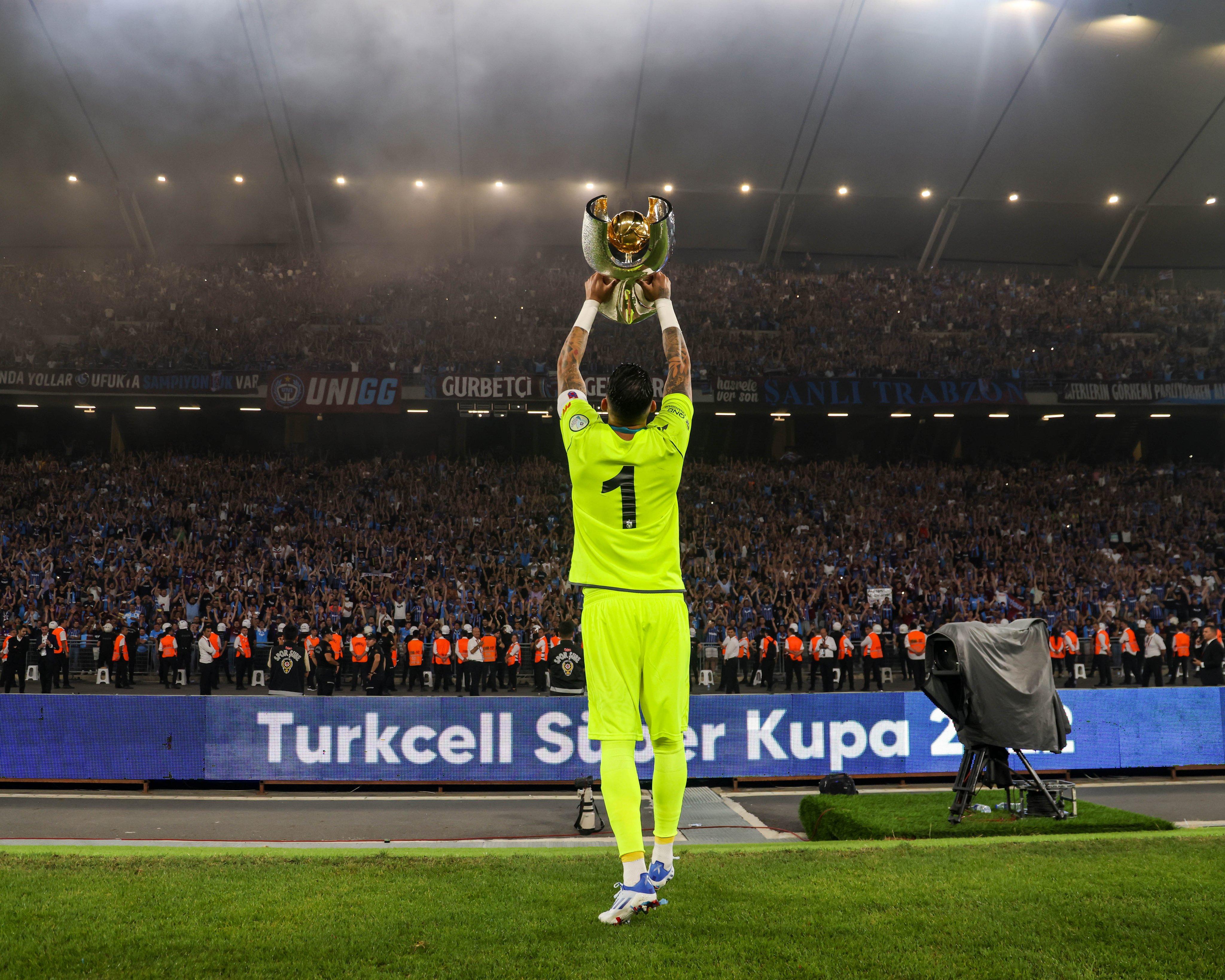 İspanyollar duyurdu! İngilizlerin şaşırtan Uğurcan Çakır planı. Foto Haber 15