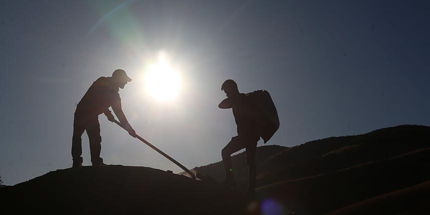‘Torlakçılar’ekmeklerini  ateş ve külden çıkarıyor. Foto Galeri 11