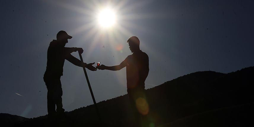 ‘Torlakçılar’ekmeklerini  ateş ve külden çıkarıyor. Foto Galeri 15