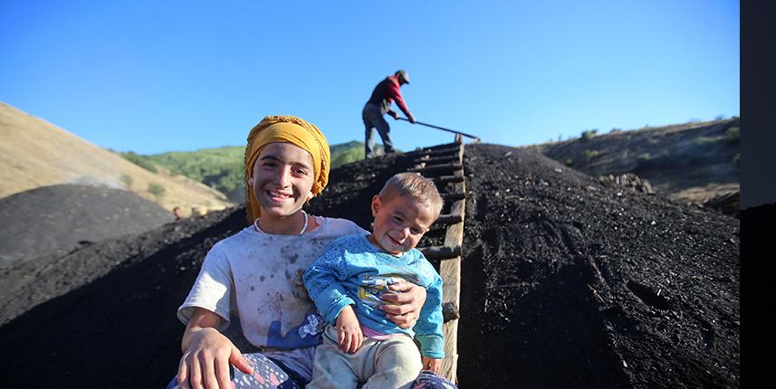 ‘Torlakçılar’ekmeklerini  ateş ve külden çıkarıyor. Foto Galeri 17